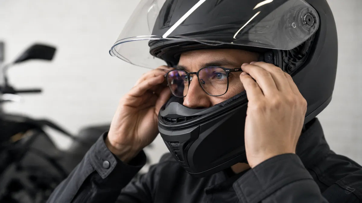 How Helmet Liners Affect Fit and Sizing
