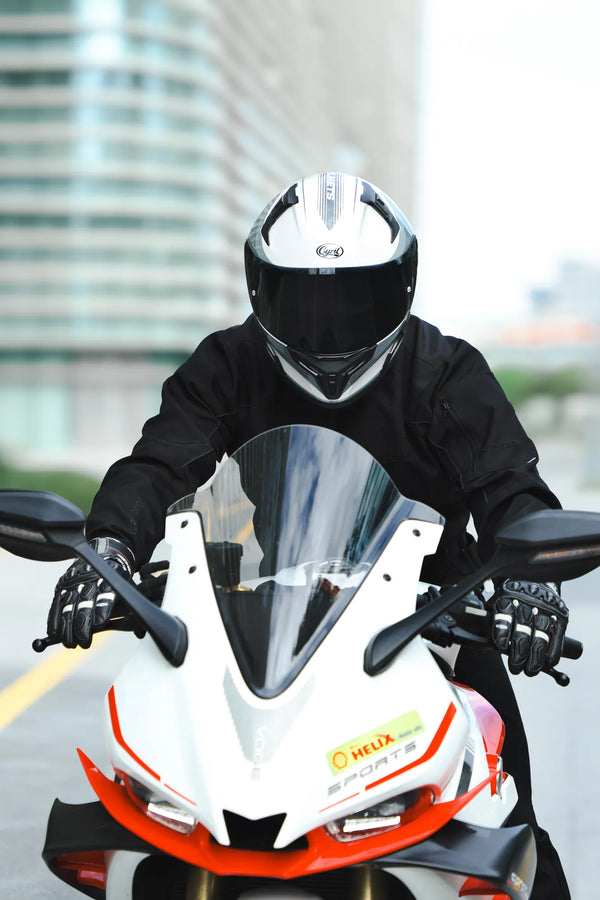 Rider in a CYRIL helmet